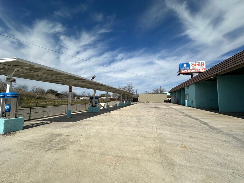 327 Saint Cloud Rd, San Antonio, TX for sale - Building Photo - Image 2 of 5