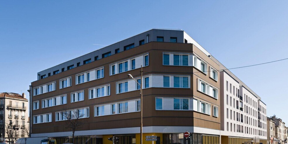 10 Place Bougainville, Marseille for sale - Building Photo - Image 1 of 9