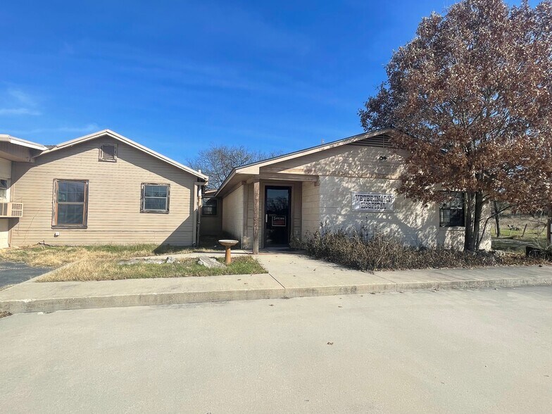 1312 N US Highway 281, Lampasas, TX à vendre - Photo du bâtiment - Image 2 de 26