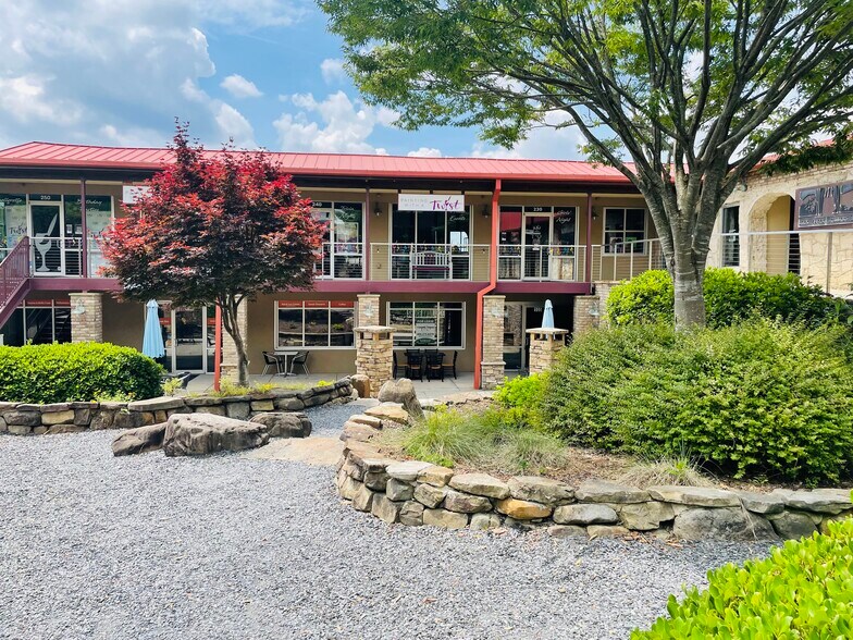 178 E Crogan St, Lawrenceville, GA à vendre - Photo du bâtiment - Image 2 de 13