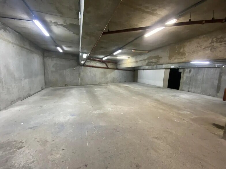 Industrial in Courbevoie for sale - Building Photo - Image 3 of 9