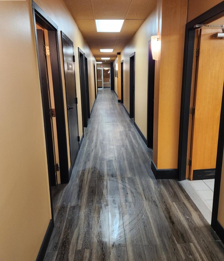 2922 Glen Dr, Coquitlam, BC à louer Photo intérieure- Image 1 de 7