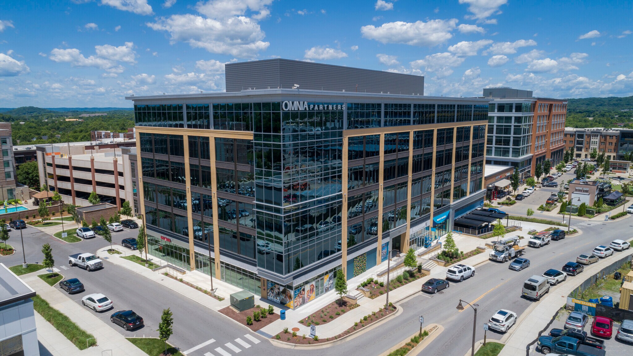 4041 Aspen Grove Dr, Franklin, TN à louer Photo du bâtiment- Image 1 de 9