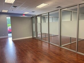 9841 Bernwood Place Dr, Fort Myers, FL for lease Building Photo- Image 1 of 2