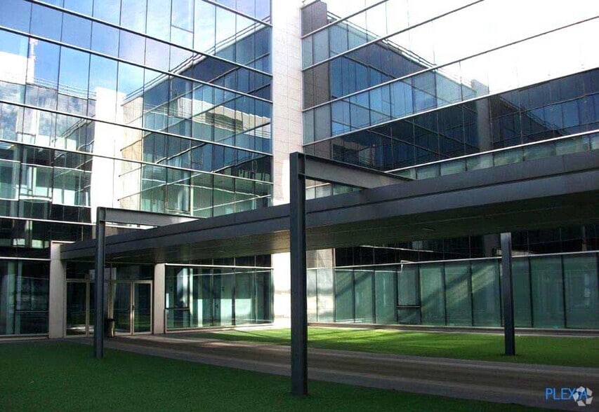 Calle Isla del Hierro, 3, San Sebastián de los Reyes, Madrid for lease - Building Photo - Image 3 of 13