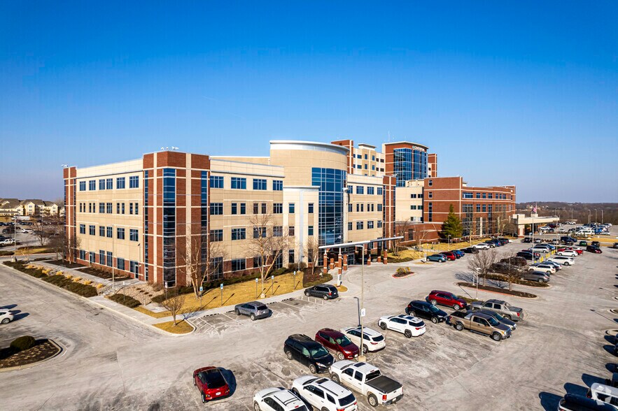 19550 E 39th St, Independence, MO à louer - Photo du bâtiment - Image 2 de 6