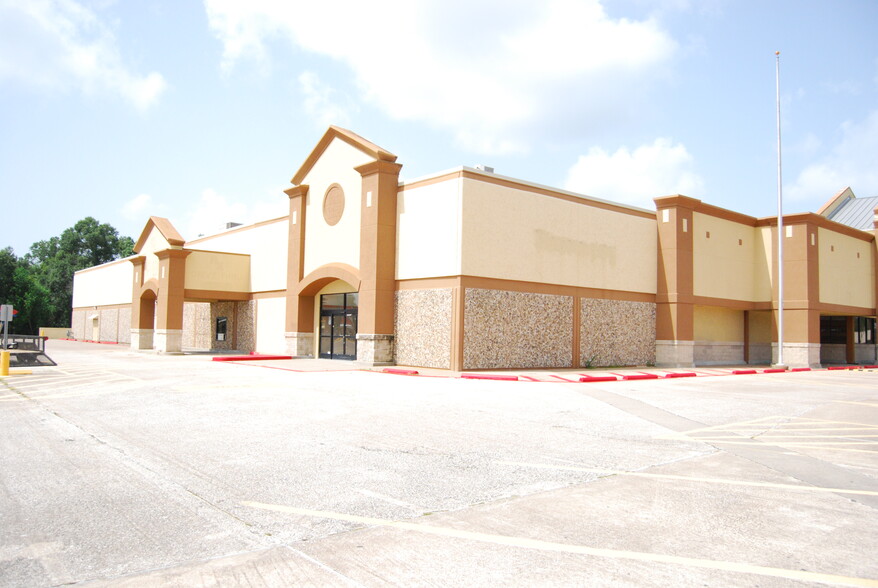 3955-3965 Phelan Blvd, Beaumont, TX for lease - Building Photo - Image 2 of 7