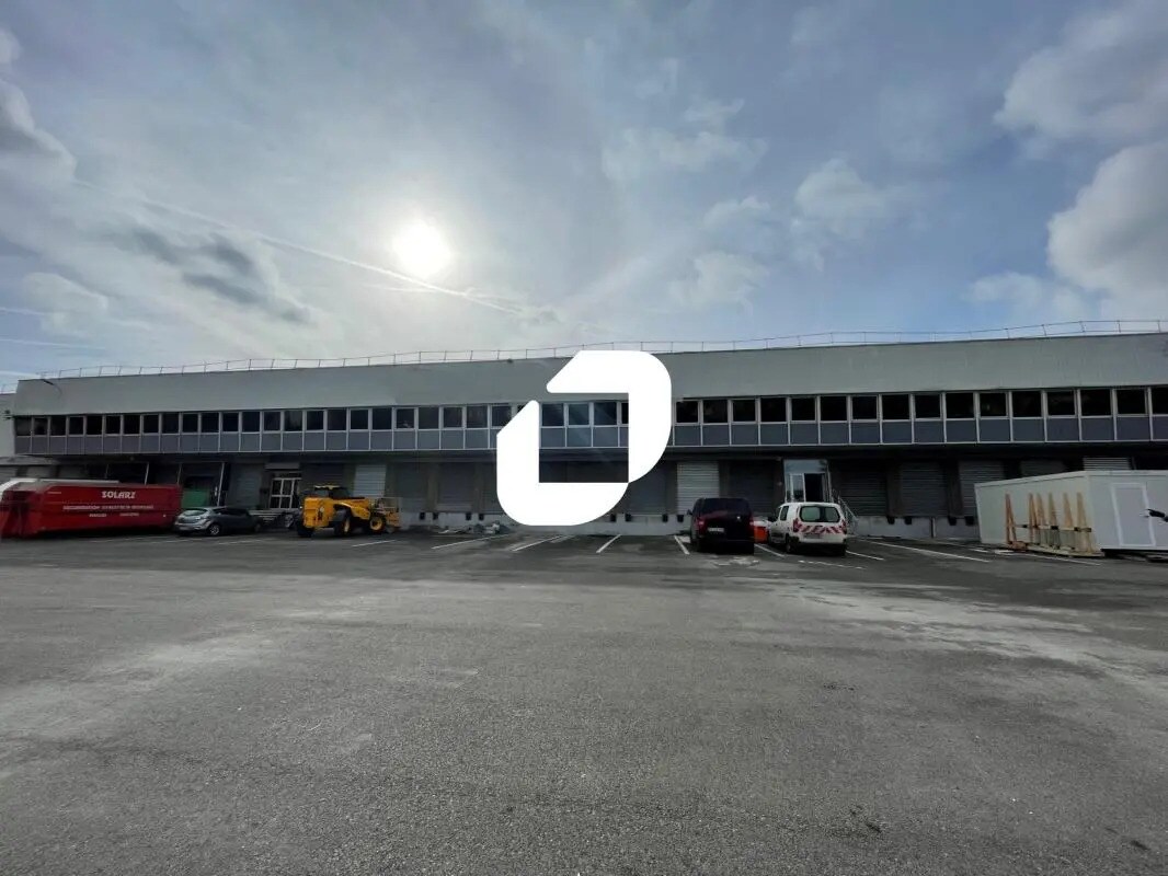 Industrial in Rosny-sous-Bois for lease Building Photo- Image 1 of 6