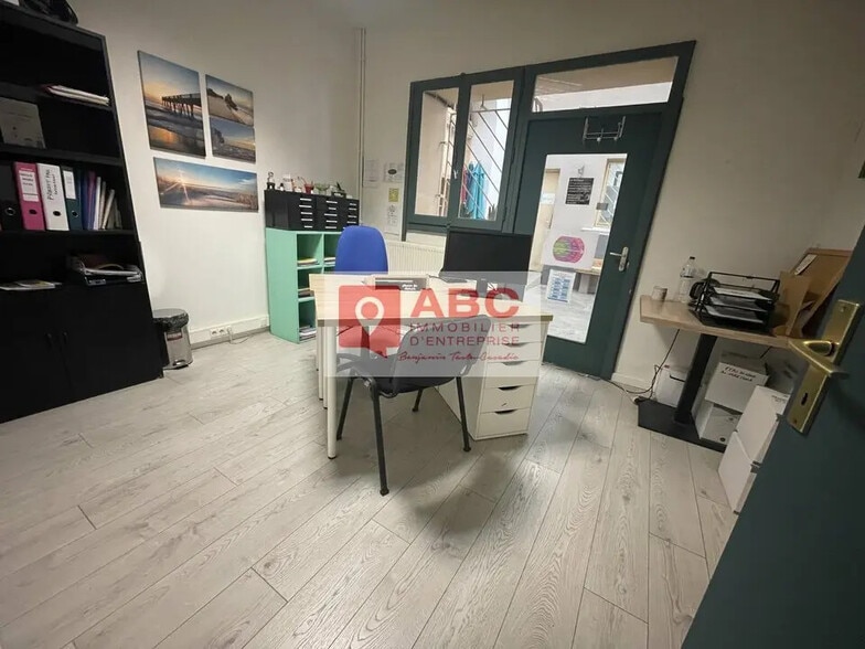 Office in Montpellier for lease - Interior Photo - Image 2 of 7