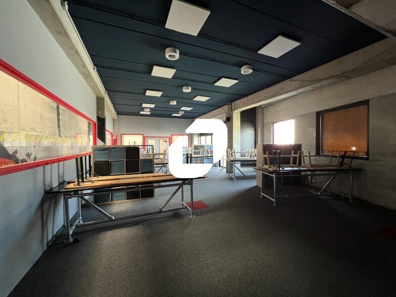 Flex in Hallennes-lez-Haubourdin for lease - Interior Photo - Image 2 of 9