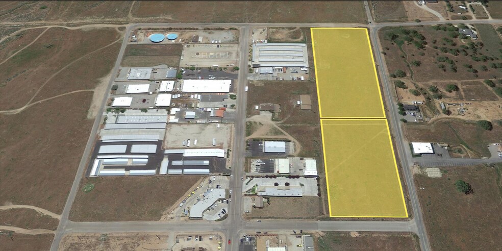 Commercial Ave, Tehachapi, CA à vendre - Photo du bâtiment - Image 2 de 12