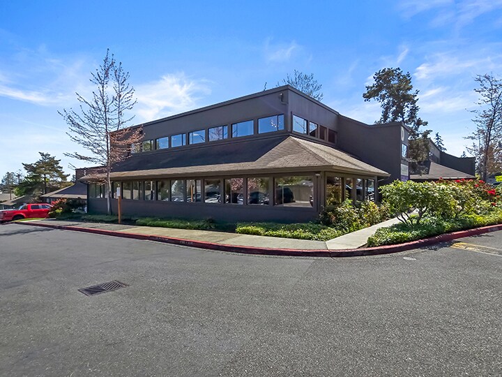 111 SE Everett Mall Way, Everett, WA à vendre Photo du bâtiment- Image 1 de 1