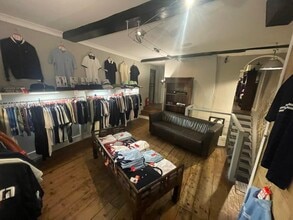 12 Lower Goat Ln, Norwich for lease Interior Photo- Image 2 of 5