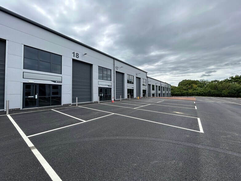 W Buckland Rd, Wellington for sale - Building Photo - Image 3 of 10