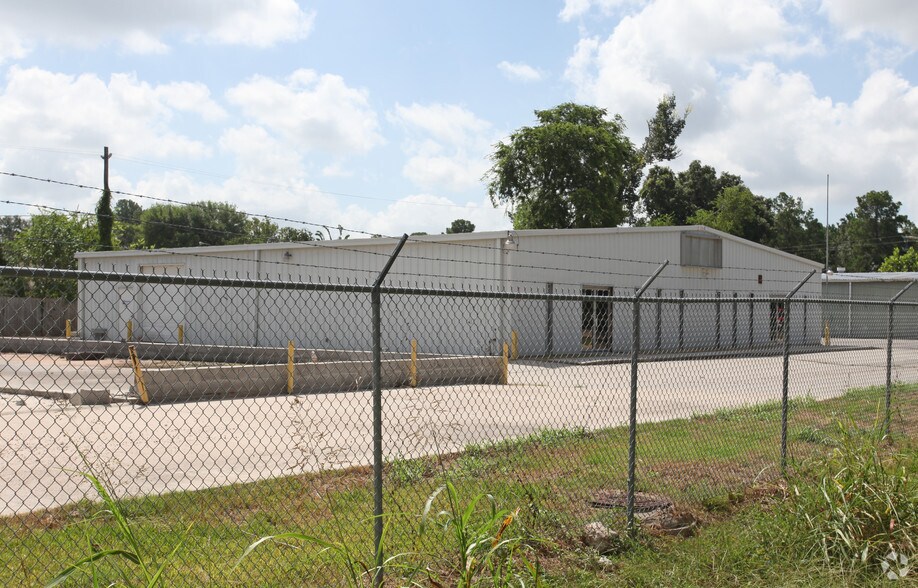 16450 Lee Rd, Humble, TX à vendre - Photo du bâtiment - Image 2 de 6