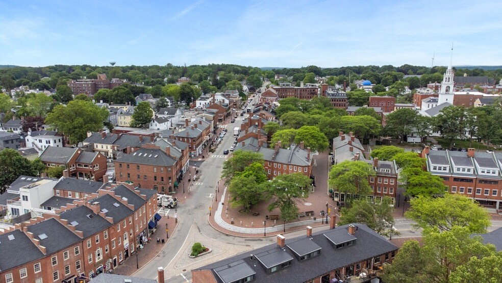 2 Liberty St, Newburyport, MA à louer - Photo du bâtiment - Image 3 de 11