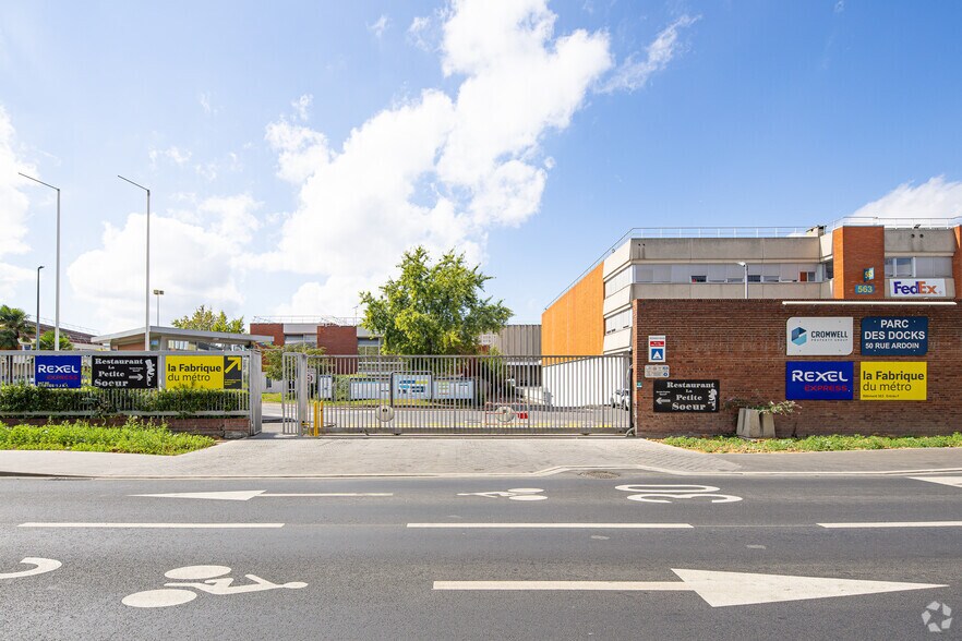 Flex dans Saint-Ouen-sur-Seine à louer - Photo du bâtiment - Image 1 de 5