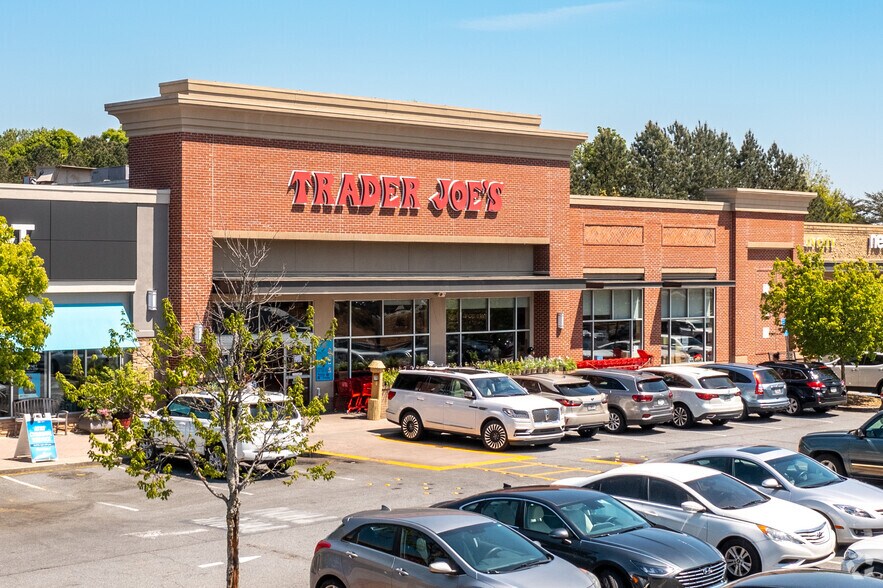 4250 Roswell Rd, Marietta, GA à louer - Photo du bâtiment - Image 1 de 5