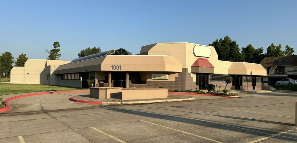 1001 S Douglas Blvd, Oklahoma City, OK for sale - Building Photo - Image 1 of 5