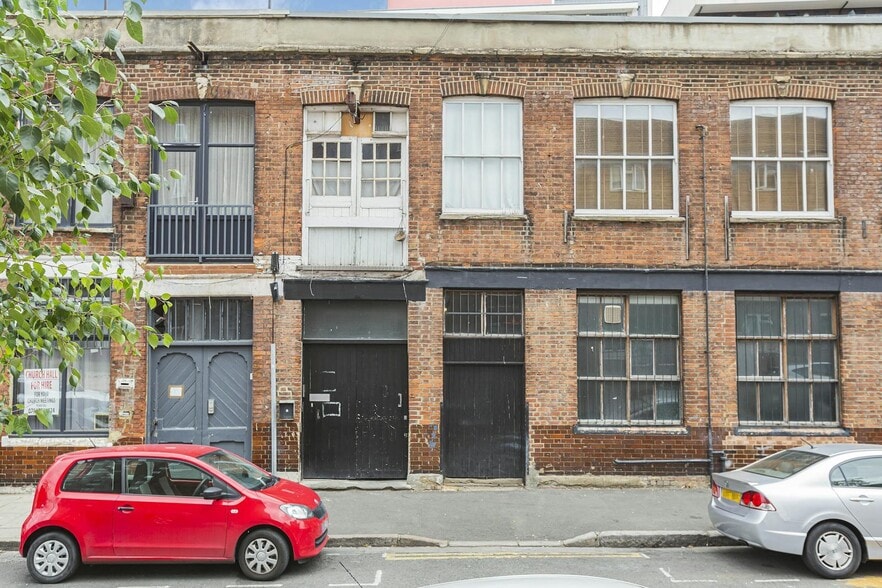 18-20 Belsham St, London for lease - Building Photo - Image 3 of 43