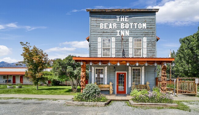 Plus de détails pour 418 W Spruce St, Mackay, ID - Services hôteliers à vendre