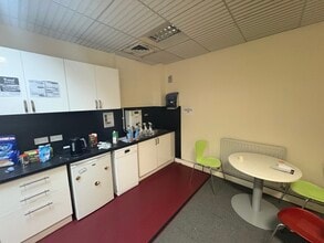 Rounds Green Rd, Oldbury for lease Interior Photo- Image 1 of 3