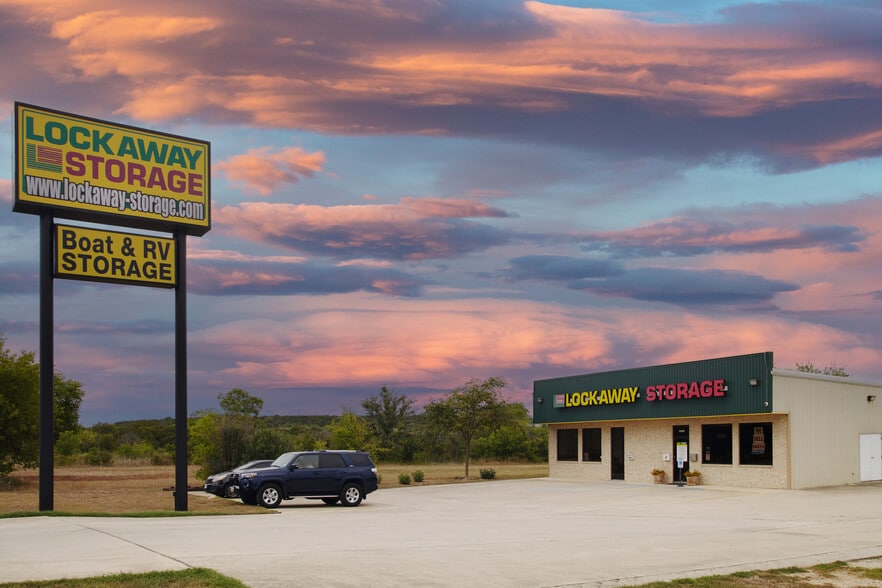 18913 Interstate 35 N, Schertz, TX for lease - Building Photo - Image 3 of 6