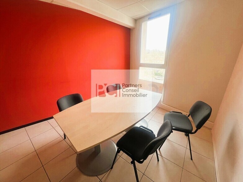 Bureau dans Nîmes à louer - Photo intérieure - Image 3 de 3