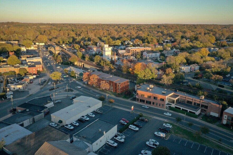 406 Lafayette Blvd, Fredericksburg, VA à vendre - Photo du bâtiment - Image 2 de 8