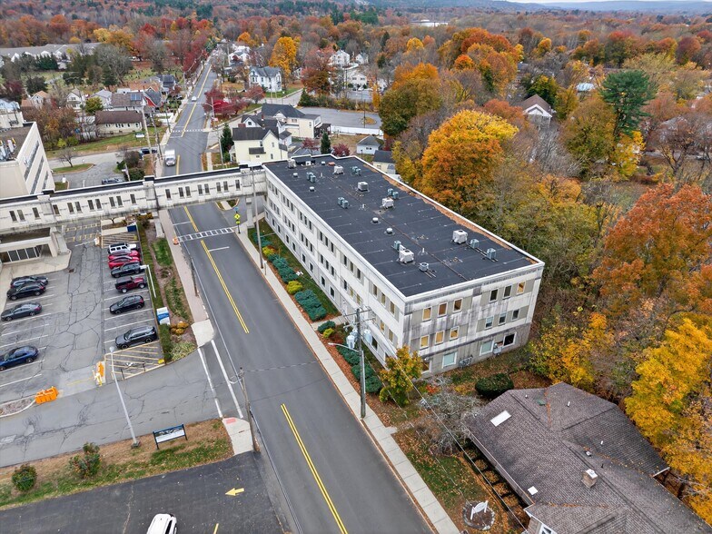 161 E Main St, Port Jervis, NY à vendre - Photo du bâtiment - Image 3 de 37