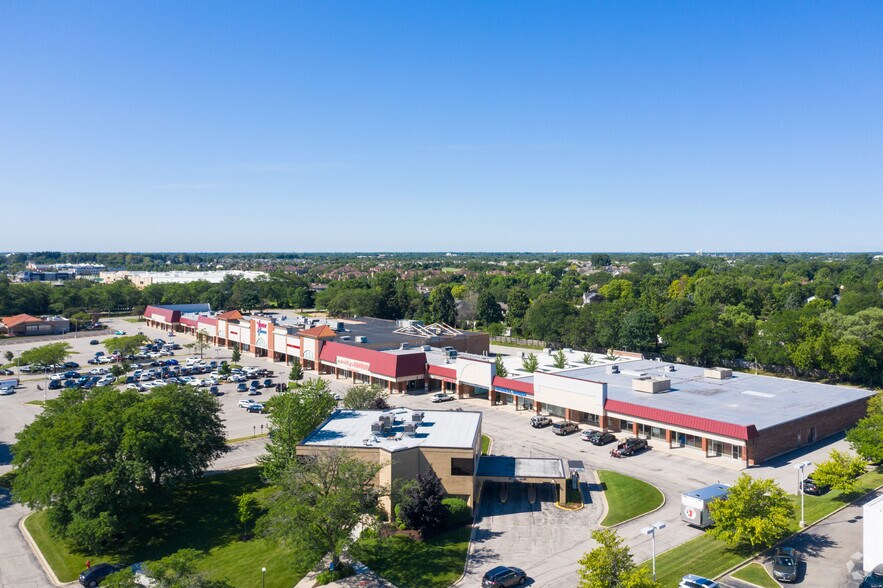 1125-1199 S Milwaukee Ave, Libertyville, IL à louer - Photo du bâtiment - Image 2 de 17