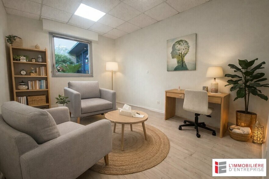 Office in Betton for lease - Interior Photo - Image 2 of 4