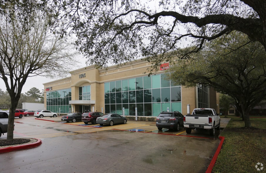 1505 E Winding Way Dr, Friendswood, TX for lease - Building Photo - Image 3 of 3