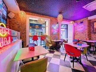 Plus de détails pour Multi-résidentiel à vendre