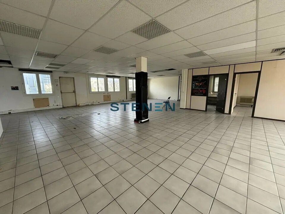 Office in Aubagne for lease Interior Photo- Image 1 of 3