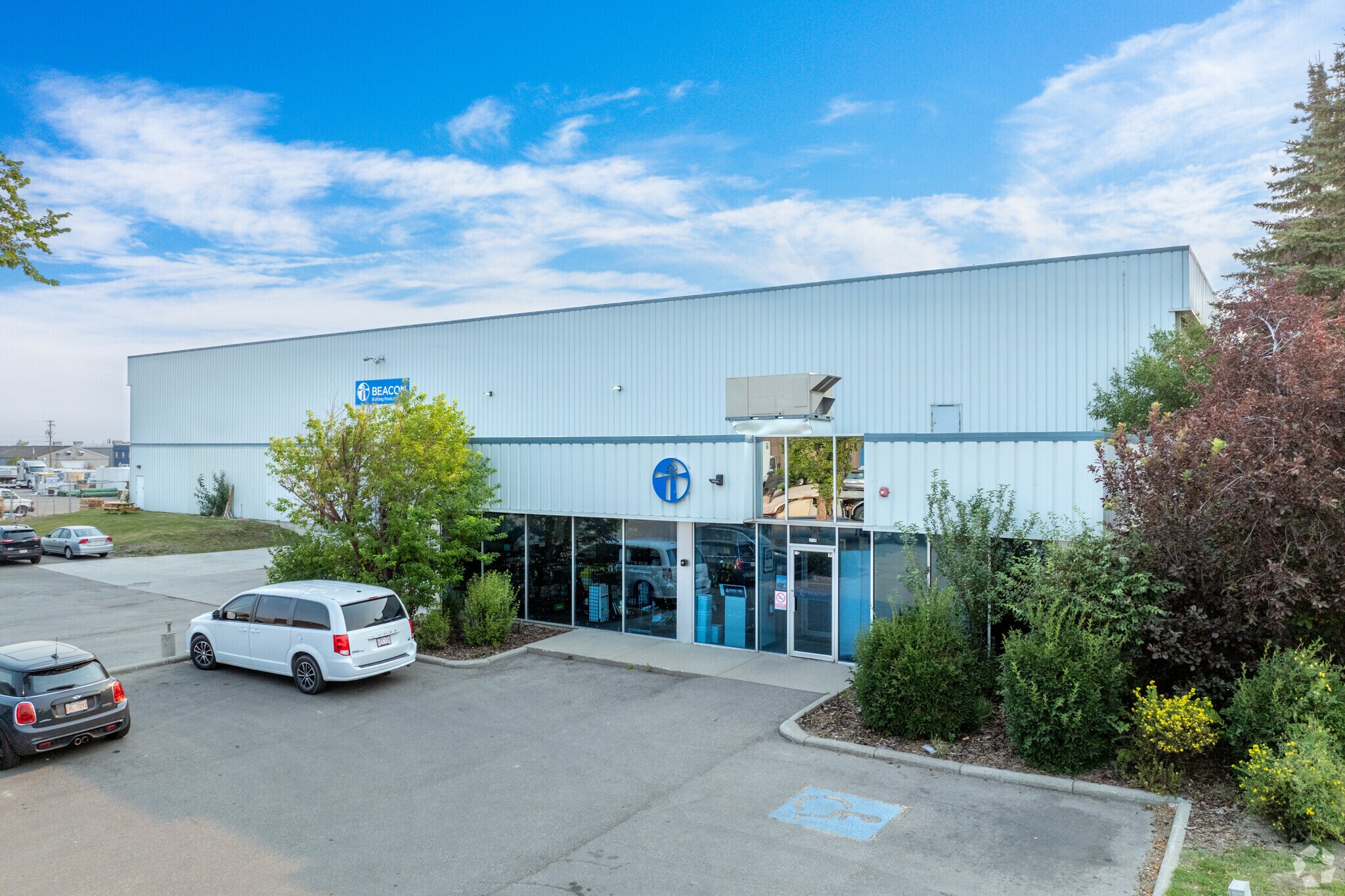 2750 Centre Ave NE, Calgary, AB à vendre Photo principale- Image 1 de 1