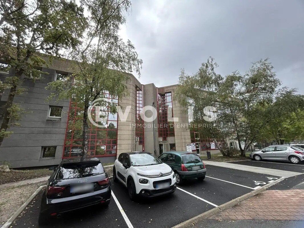 Office in Pessac for lease Building Photo- Image 1 of 4