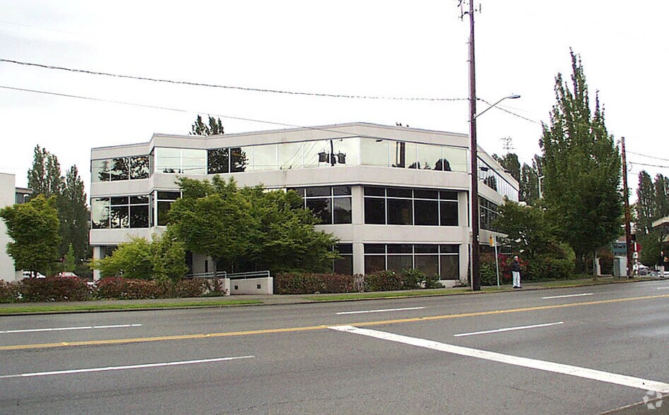 4 Nickerson St, Seattle, WA for lease - Building Photo - Image 2 of 4