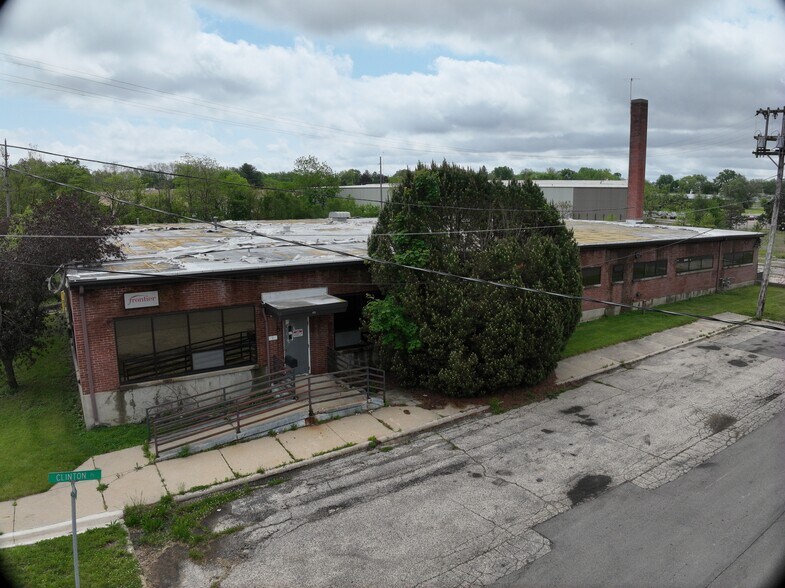 947 E Clinton St, Freeport, IL à vendre - Communauté Matterport - Image 3 de 16
