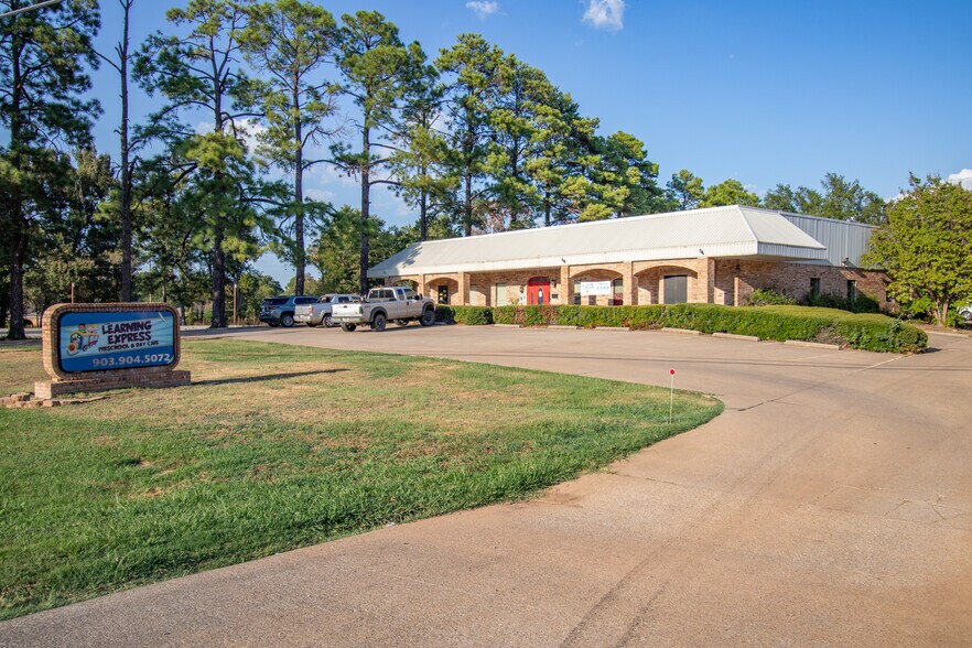 1315 S Palestine St, Athens, TX à louer - Photo du bâtiment - Image 2 de 18