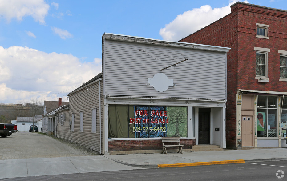 709 Main St, Brookville, IN à vendre - Photo du bâtiment - Image 1 de 1