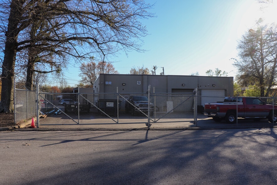 8 Michael Dr, Greenville, SC for lease - Building Photo - Image 2 of 6