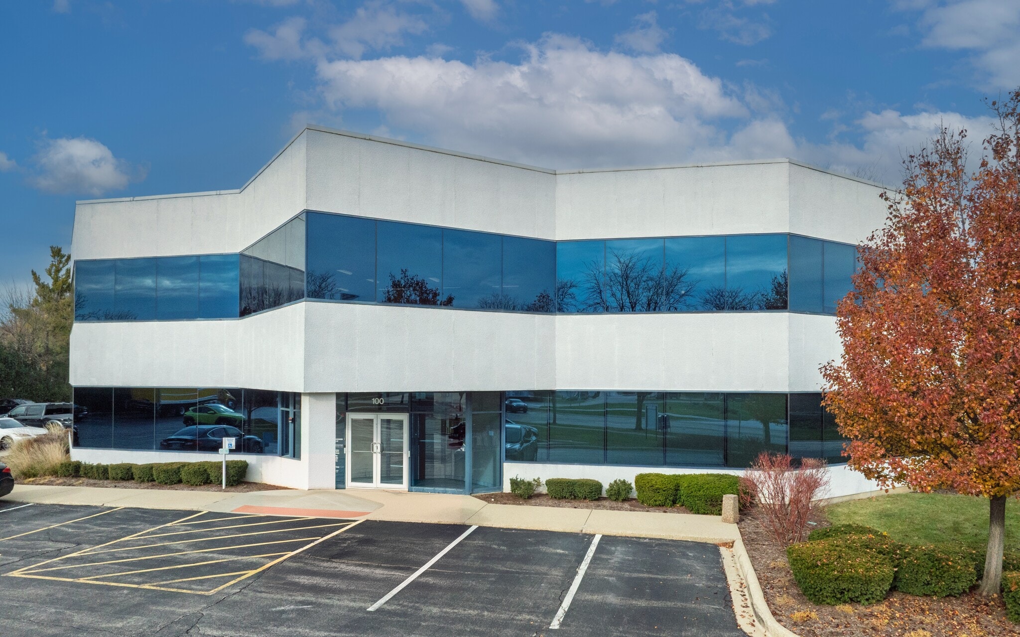 100 Lexington Dr, Buffalo Grove, IL for lease Primary Photo- Image 1 of 3