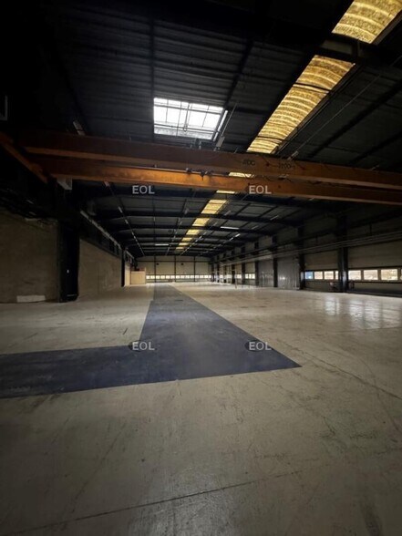 Industrial in Villeron for lease - Interior Photo - Image 2 of 3