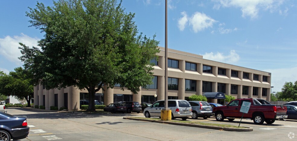 990 N Corporate Dr, New Orleans, LA for lease - Primary Photo - Image 1 of 5