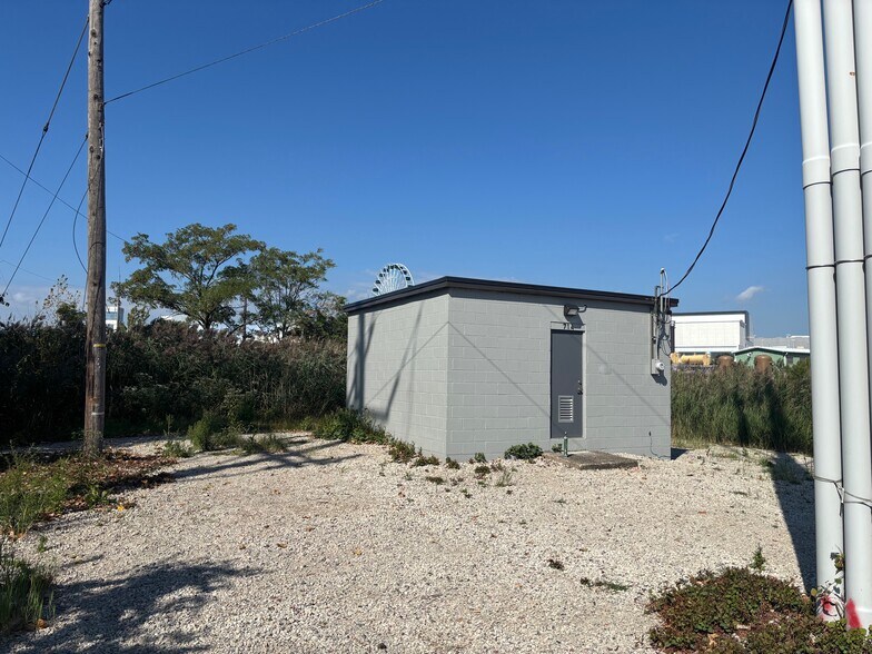 714 Paterson Ave, East Rutherford, NJ à louer - Photo du bâtiment - Image 3 de 8