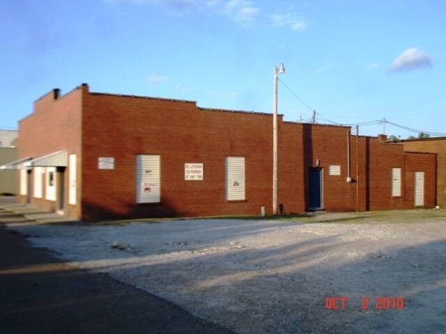 202 S Railroad St, Union City, TN à vendre - Photo du bâtiment - Image 2 de 4