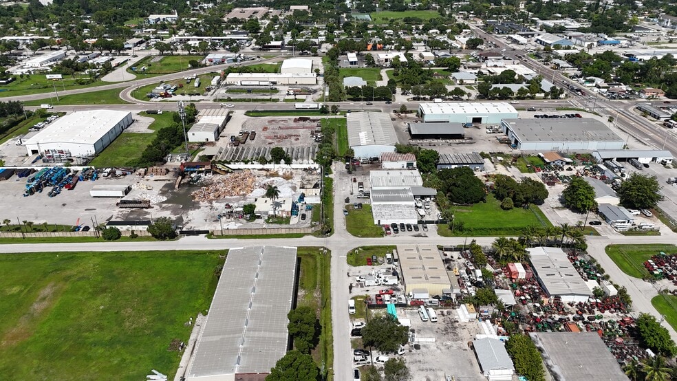 2655 Meadow Ln, Fort Myers, FL à louer - Aérien - Image 2 de 4