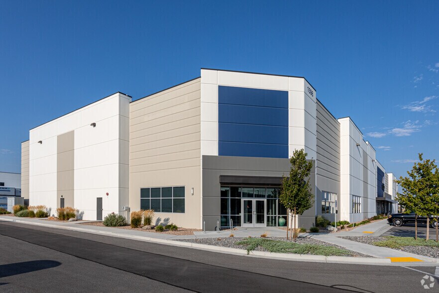 1598 S Distribution Dr, Salt Lake City, UT à louer - Photo principale - Image 1 de 12