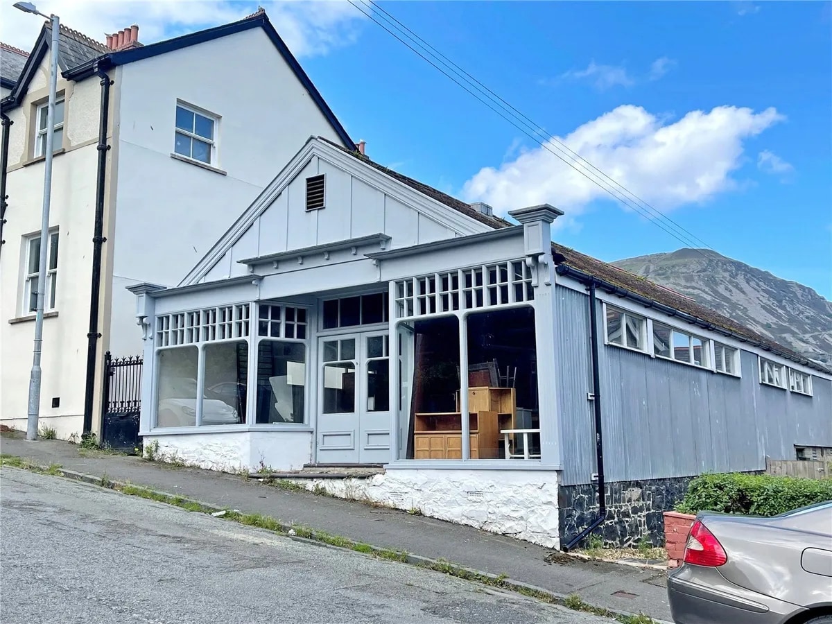 Celyn St, Penmaenmawr for sale Primary Photo- Image 1 of 6